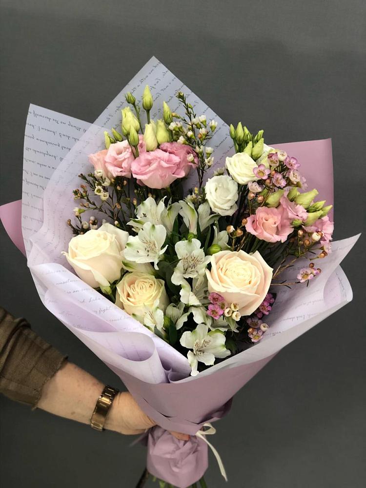 Букет цветов из: Альстромерии, Розы и Лизиантусы в Стремилово