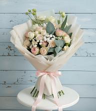 Букет цветов из:  Розы и Лизиантусы в Стремилово
