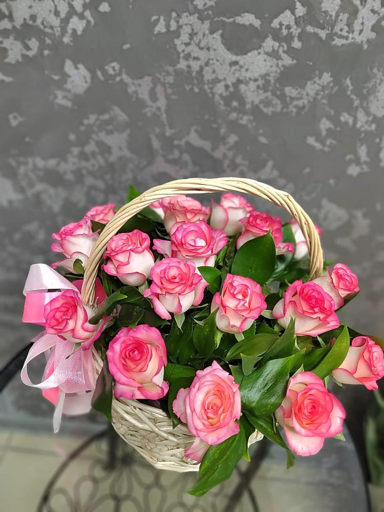 Цветочная композиция из Розы в корзине в Стремилово
