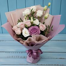 Букет цветов из:  Розы и Лизиантусы в Стремилово