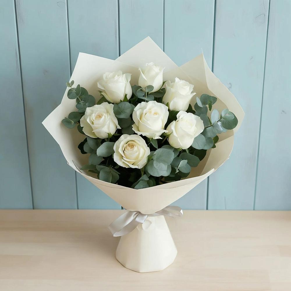 Букет Белые розы в Эвкалипте в Стремилово