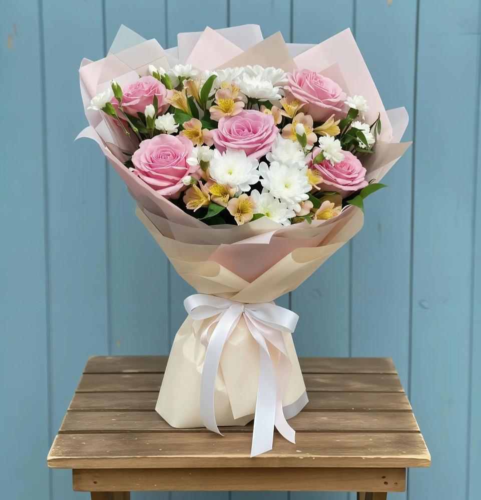 Букет цветов из: Гвоздики, Орхидеи и Розы в Стремилово