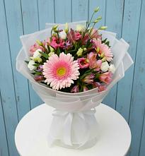 Букет цветов из:  Герберы, Альстромерии и Лизиантусы в Стремилово