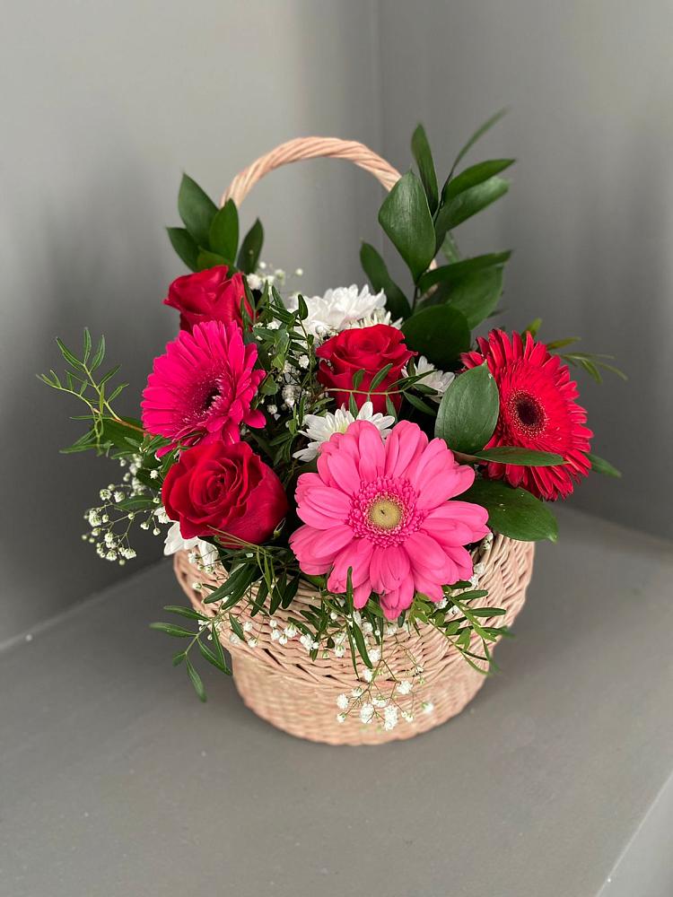 Цветочная композиция из Розы, Хризантемы и Герберы в корзине в Стремилово