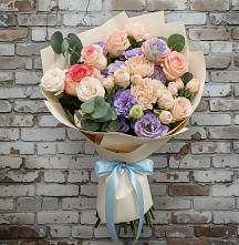 Букет цветов из:  Розы, Лизиантусы и Гвоздики #REPLACE_PRED# Стремилово